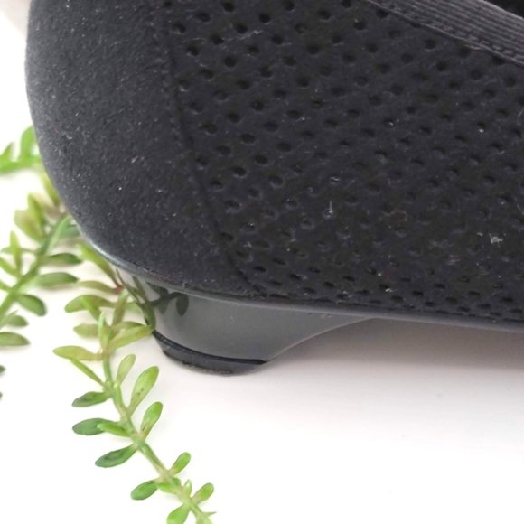 Stuart Weitzman Made in Spain Black Perforated Suede Bow Kitten Heel Flats SZ 11 - Picture 6 of 10